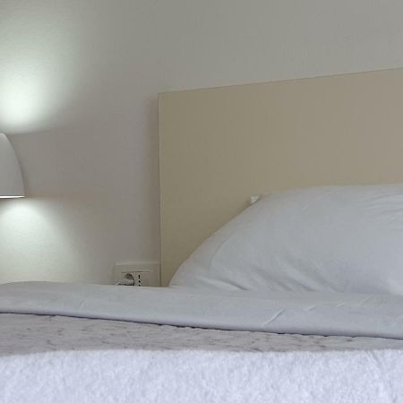 City Center Apartment Skopje Bagian luar foto