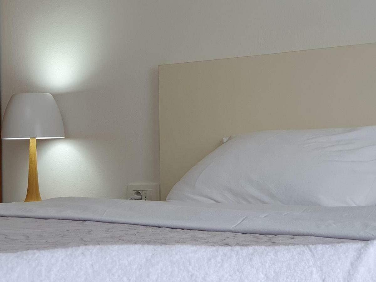City Center Apartment Skopje Bagian luar foto